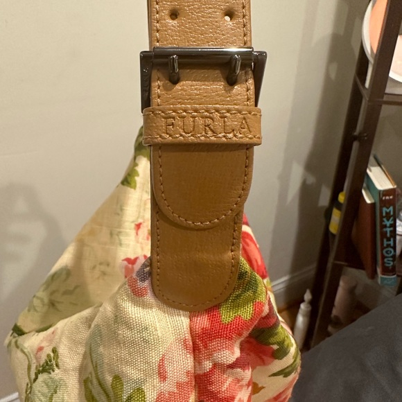 Furla canvas floral shoulder bag - Picture 4 of 8